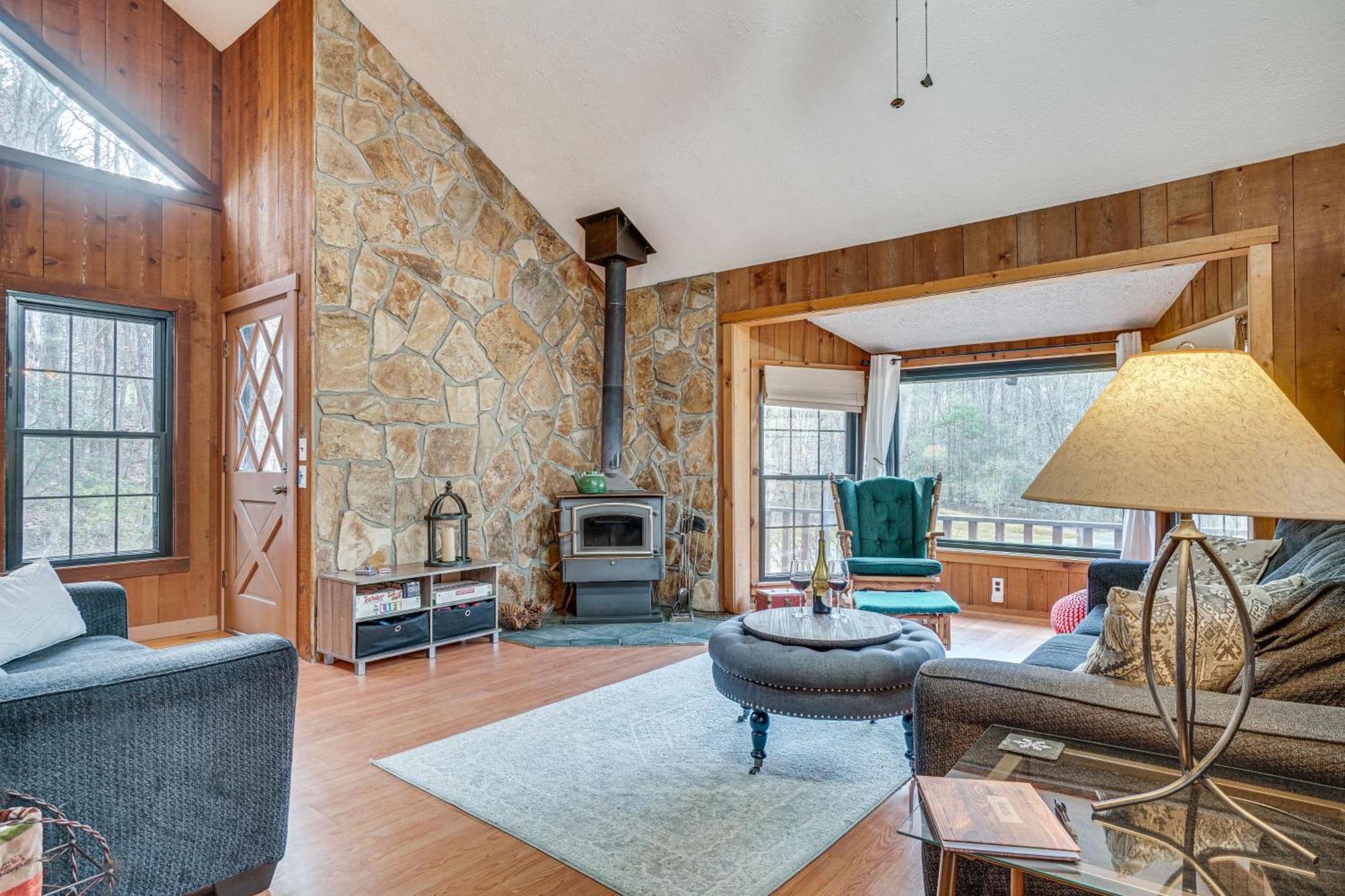 Sautee Nacoochee Charming Cabin With Fire Pit And Decks About 7 Mi To Helen מראה חיצוני תמונה