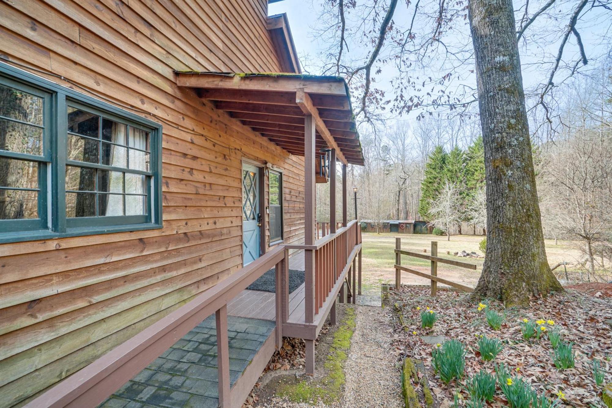 Sautee Nacoochee Charming Cabin With Fire Pit And Decks About 7 Mi To Helen מראה חיצוני תמונה